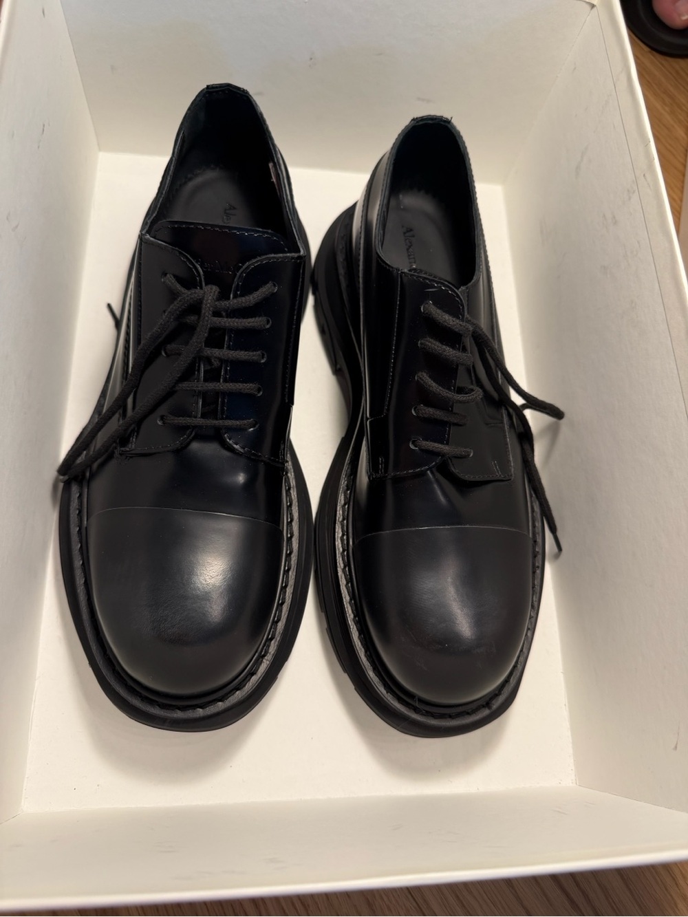 Alexander McQueen Black Men Leather Derby Shoes - Picture 2 of 8